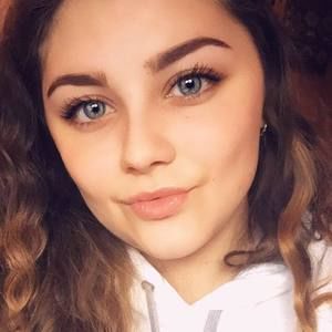 Meet your Posher, Pauline